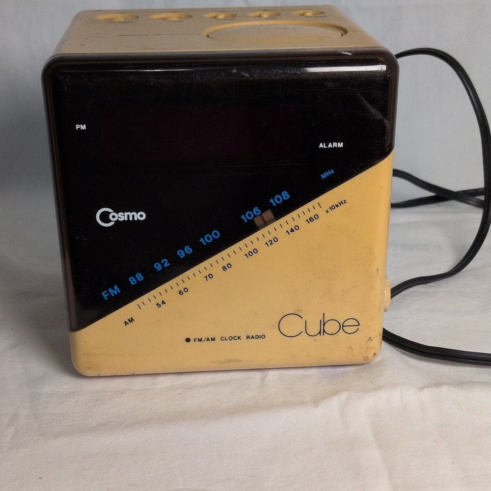 Vintage‎ Cube Alarm Clock Radio Retro Digital Cosmo CR-2501